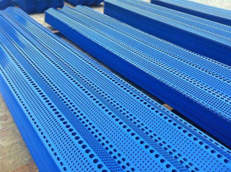 防風(fēng)抑塵網(wǎng)是煤場(chǎng)經(jīng)濟(jì)效益的保護(hù)傘